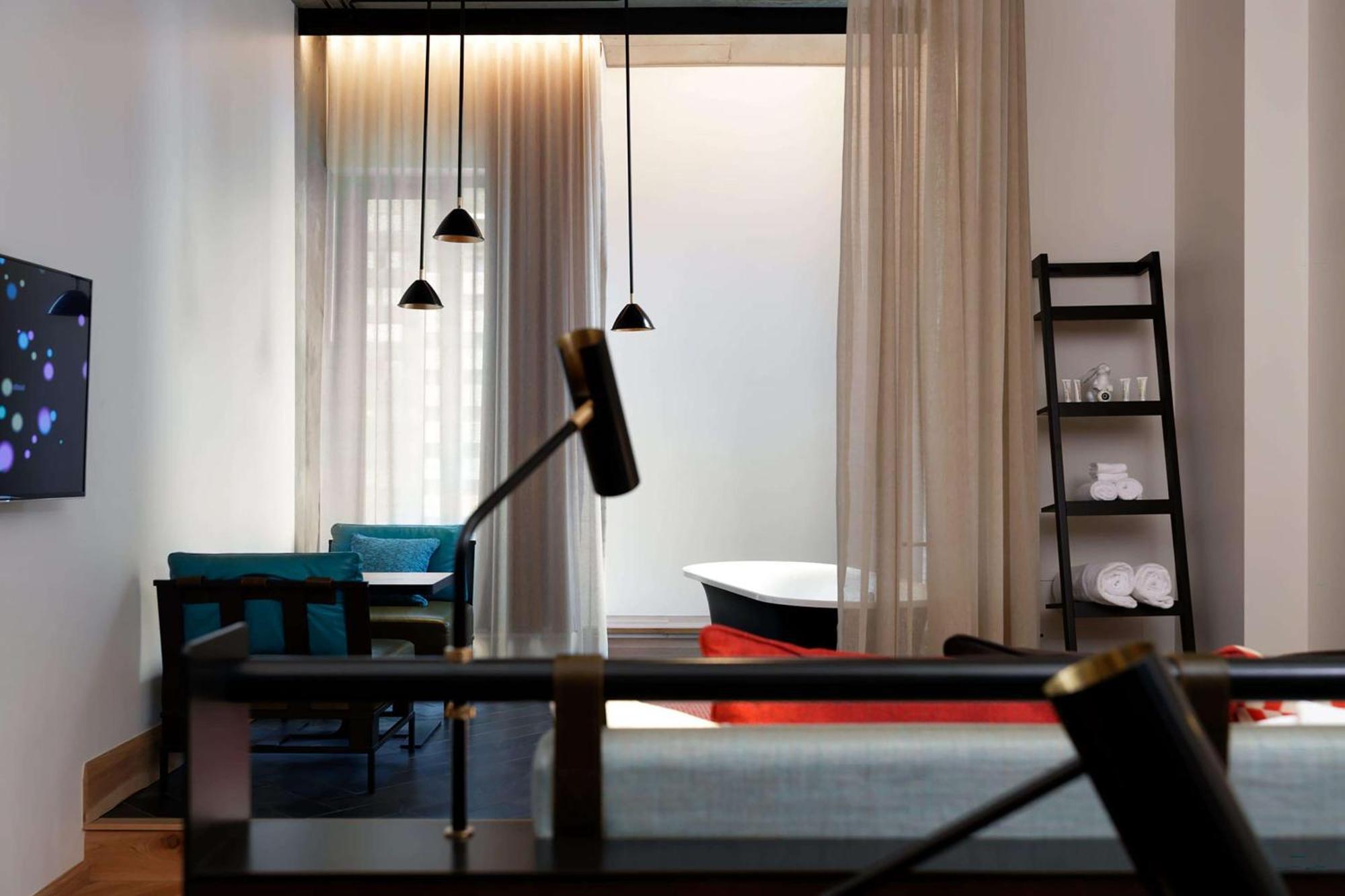 Qt Melbourne Hotel Ngoại thất bức ảnh A suite at the hotel