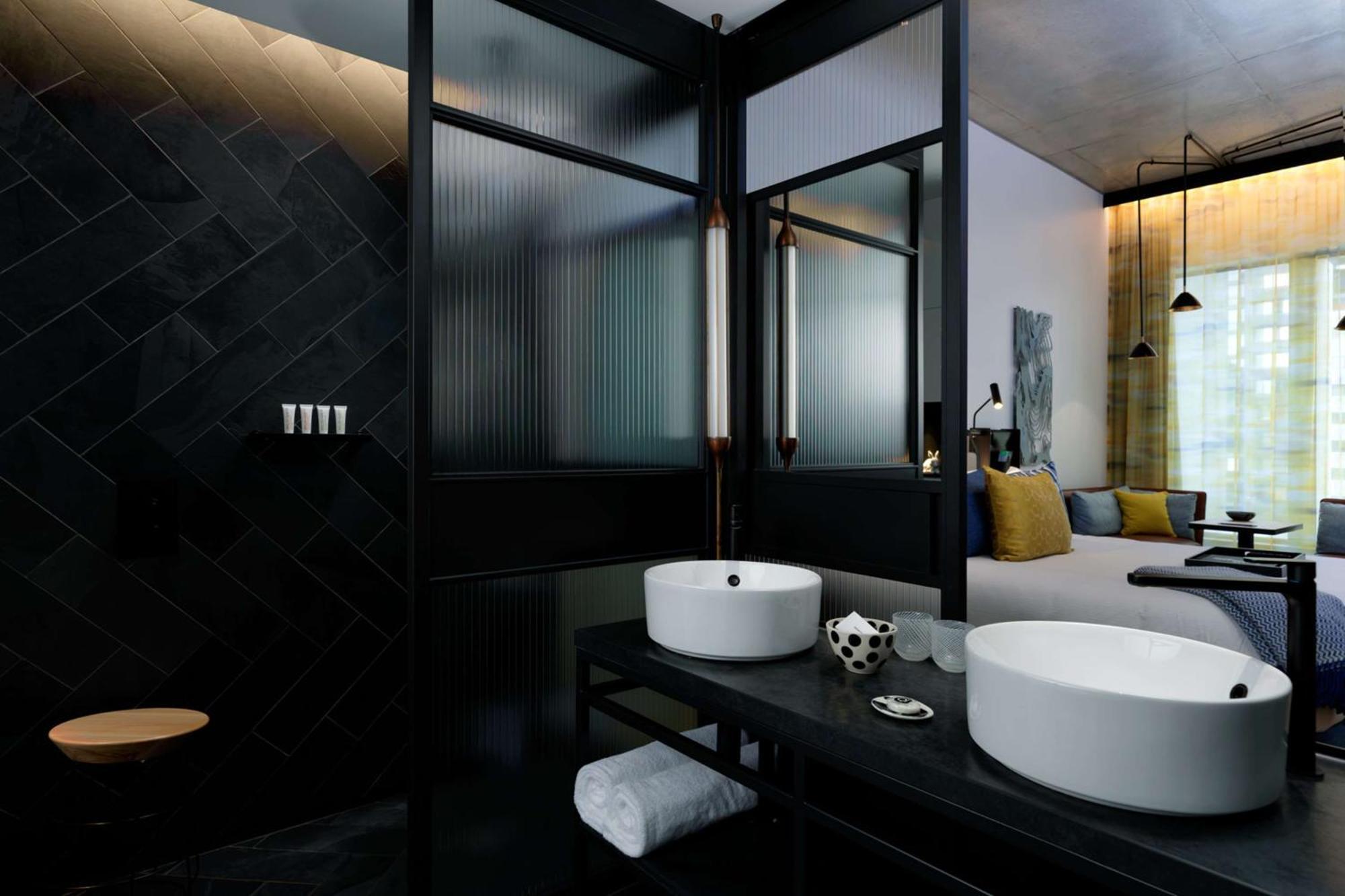 Qt Melbourne Hotel Ngoại thất bức ảnh Bathroom